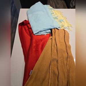 🪻4 for $40 / Red & Gold Scarf